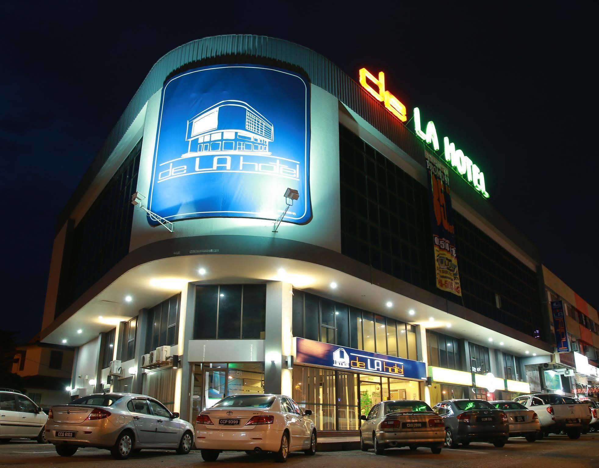 De La Hotel Kuantan Esterno foto